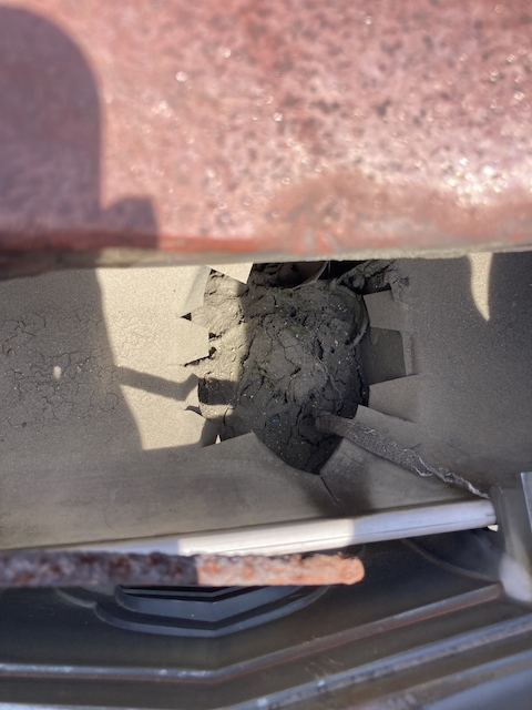 雨樋のつまりを確認